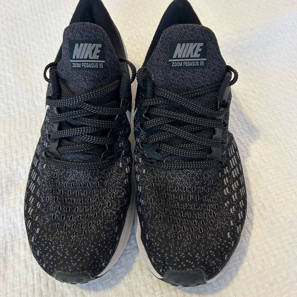 nike zoom pegasus running shoes